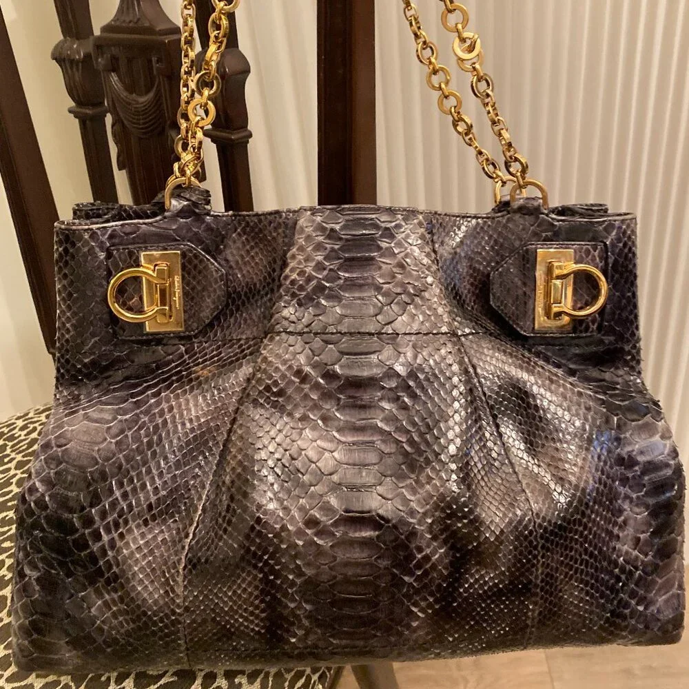 Ferragamo Python Soft-Bag - Picture 4 of 16